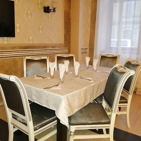 Hotel Cosmin אראד מראה חיצוני תמונה