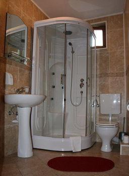 Hotel Cosmin אראד מראה חיצוני תמונה