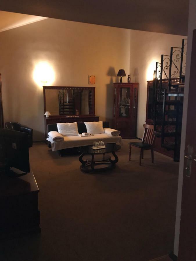 Hotel Cosmin אראד מראה חיצוני תמונה