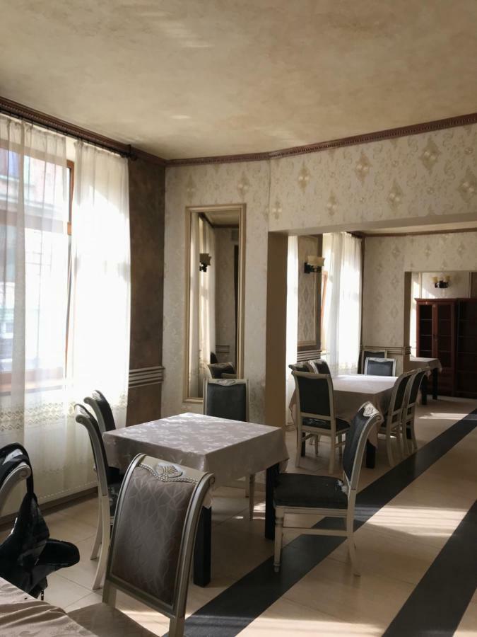 Hotel Cosmin אראד מראה חיצוני תמונה
