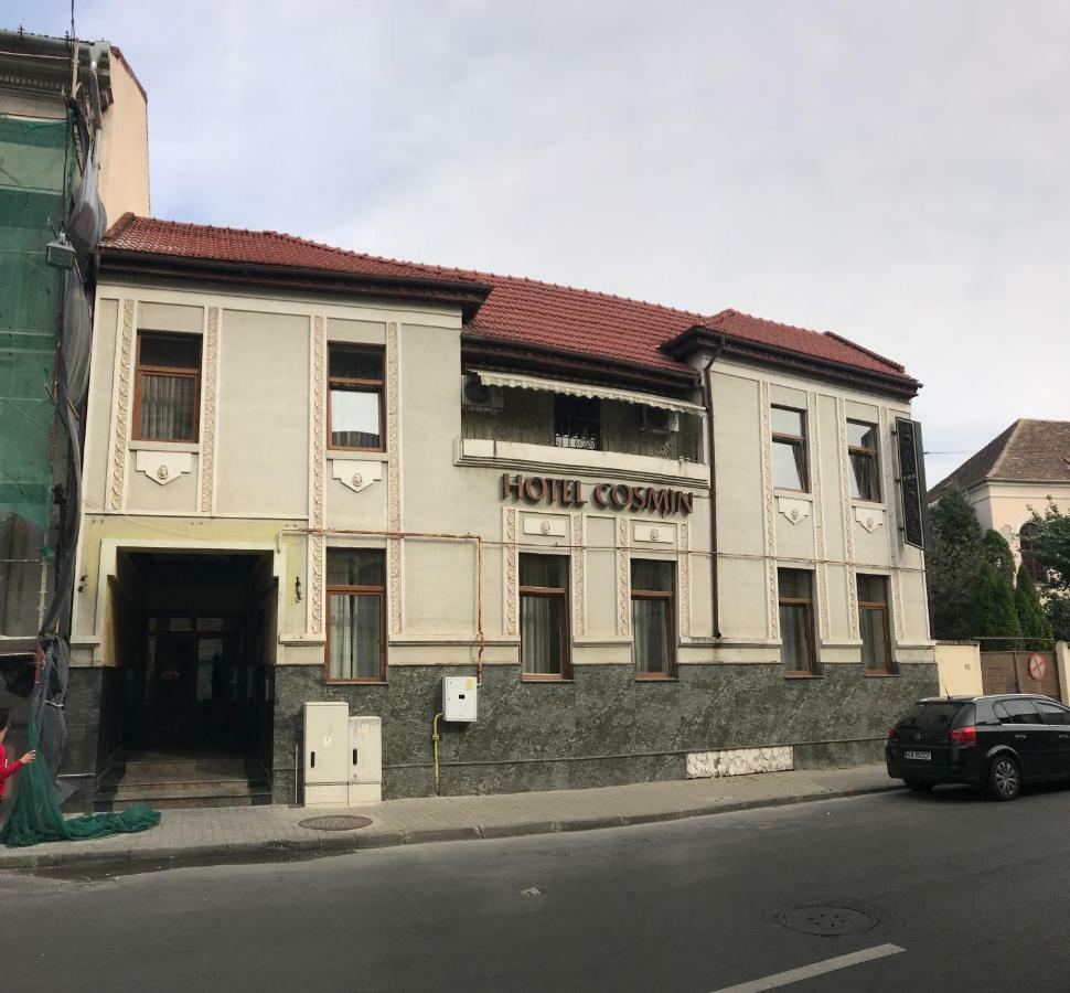Hotel Cosmin אראד מראה חיצוני תמונה