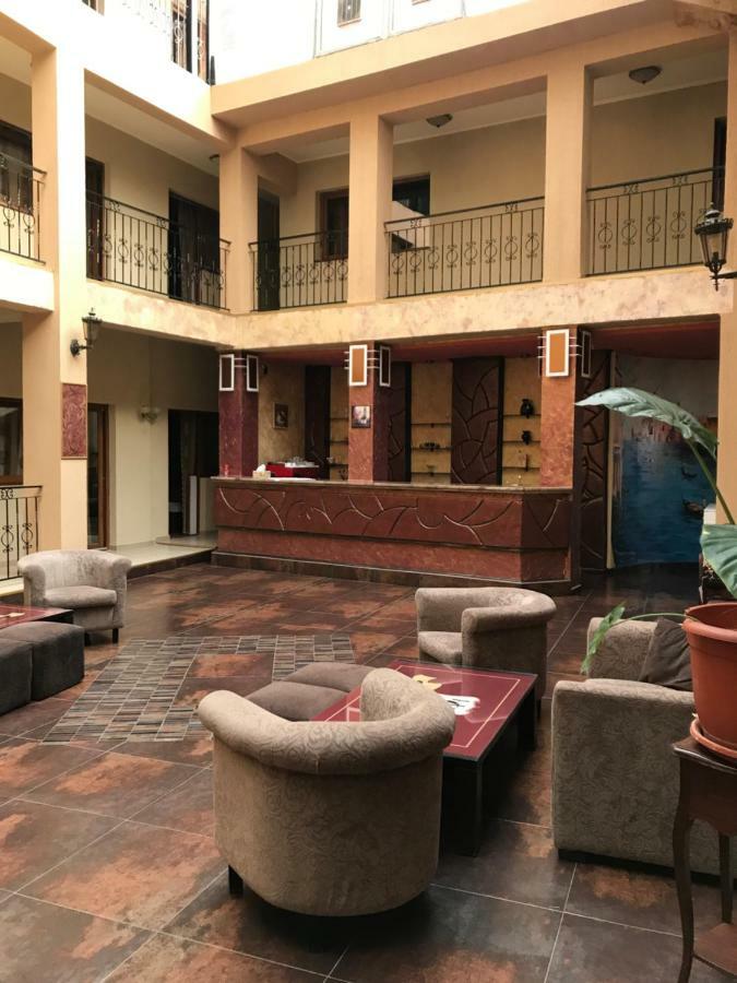 Hotel Cosmin אראד מראה חיצוני תמונה