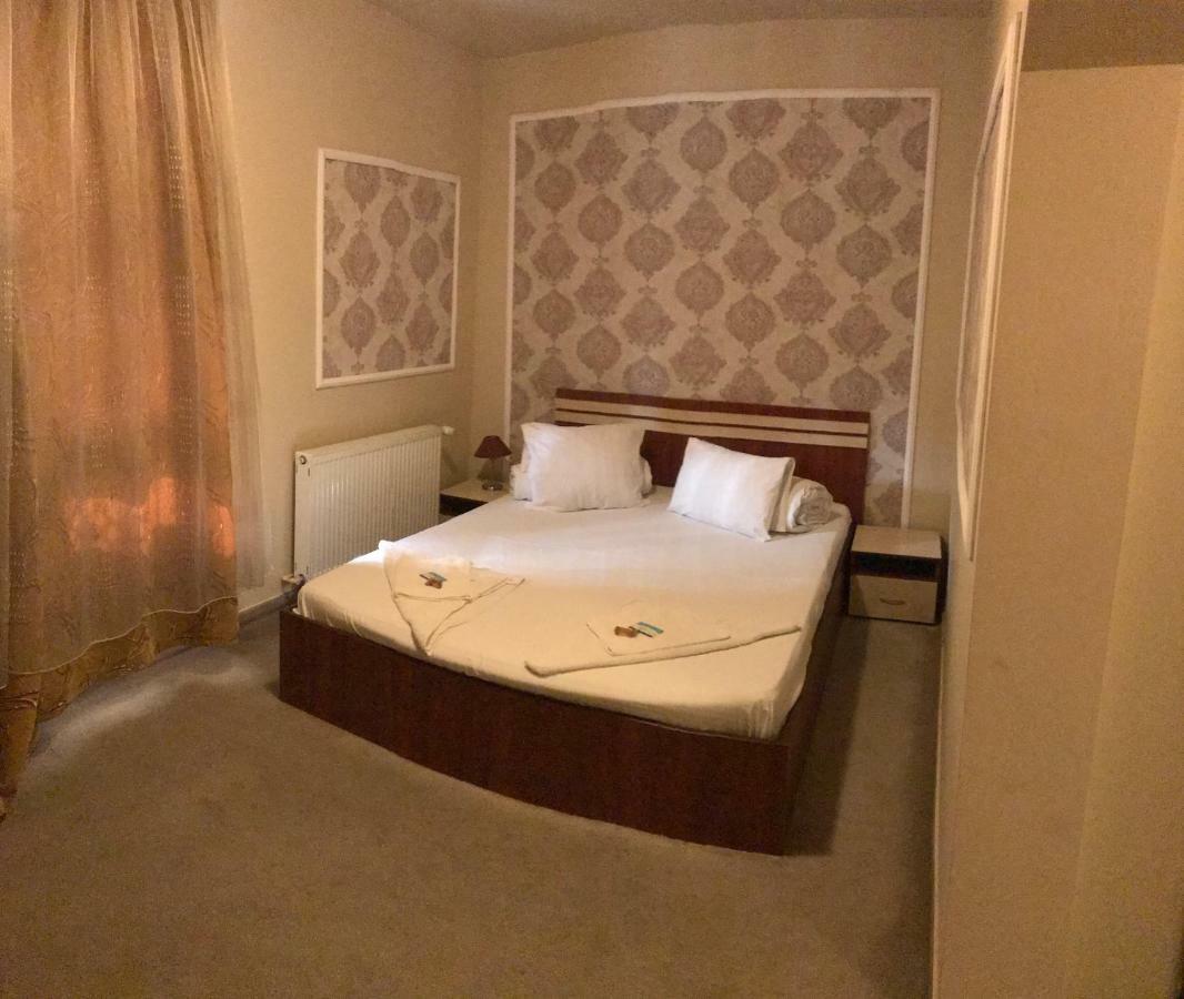 Hotel Cosmin אראד מראה חיצוני תמונה