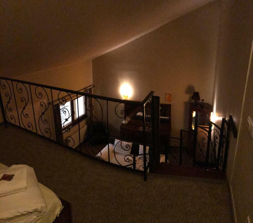 Hotel Cosmin אראד מראה חיצוני תמונה